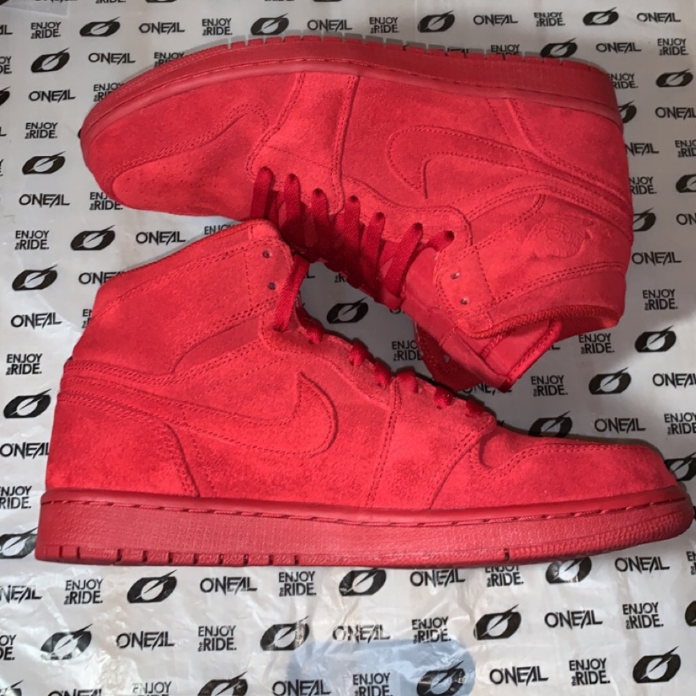 Jordan 1 High Red Suede